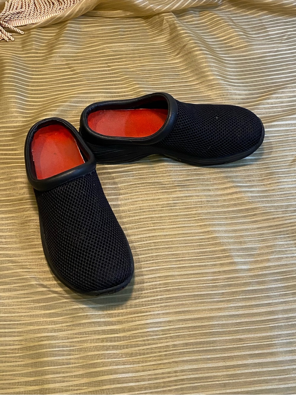 MERREL women Slip-On Mesh Comfort Shoes Black, size 9